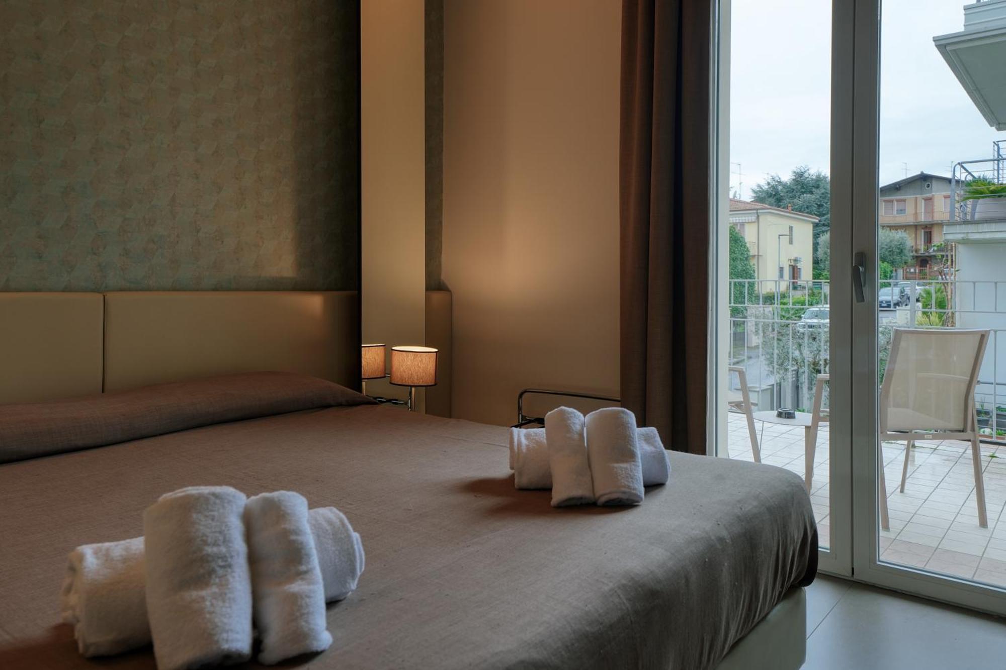 Hotel Palazzo Del Garda & Spa Desenzano del Garda Exterior photo